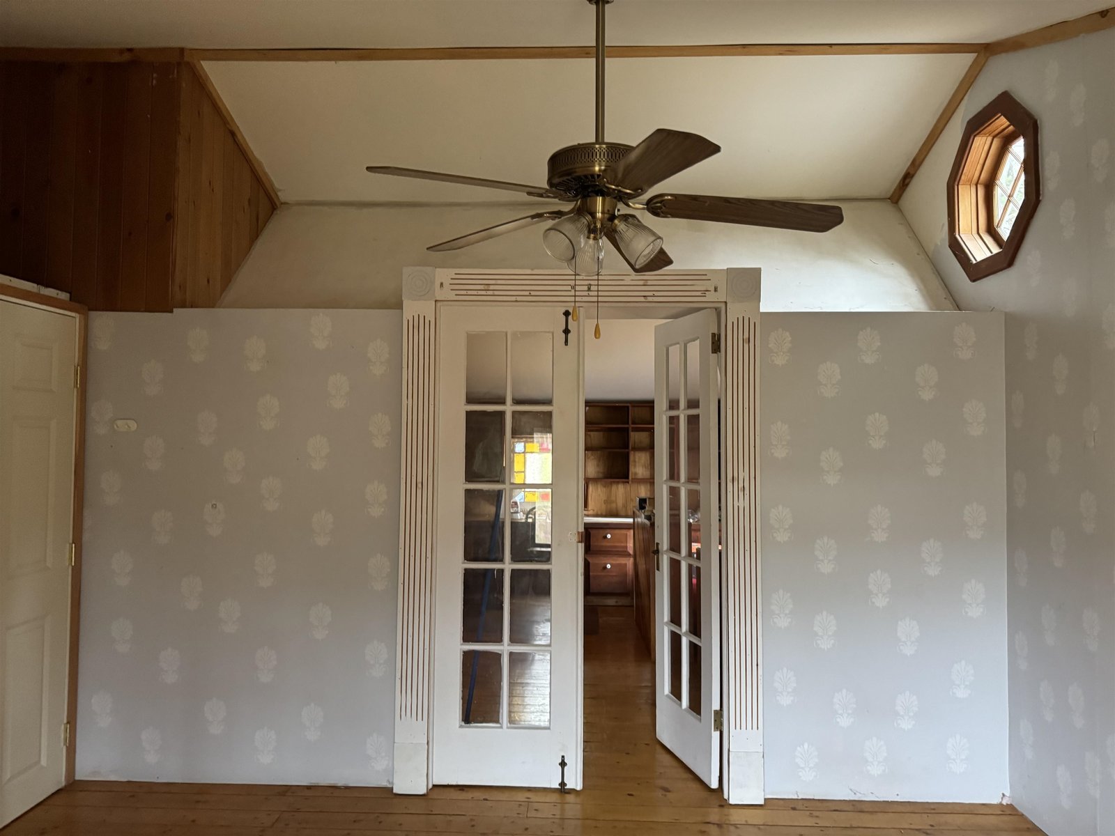 436 A Middle Road