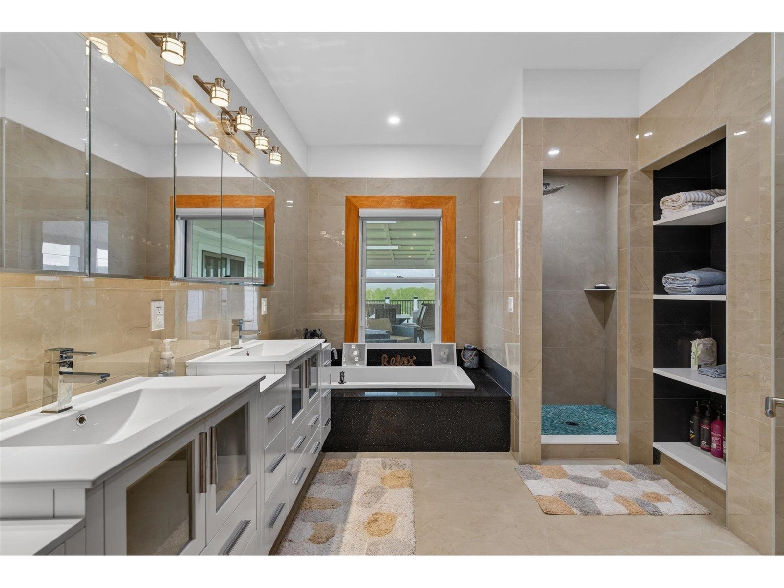 Primary Bath with Soaking Tub