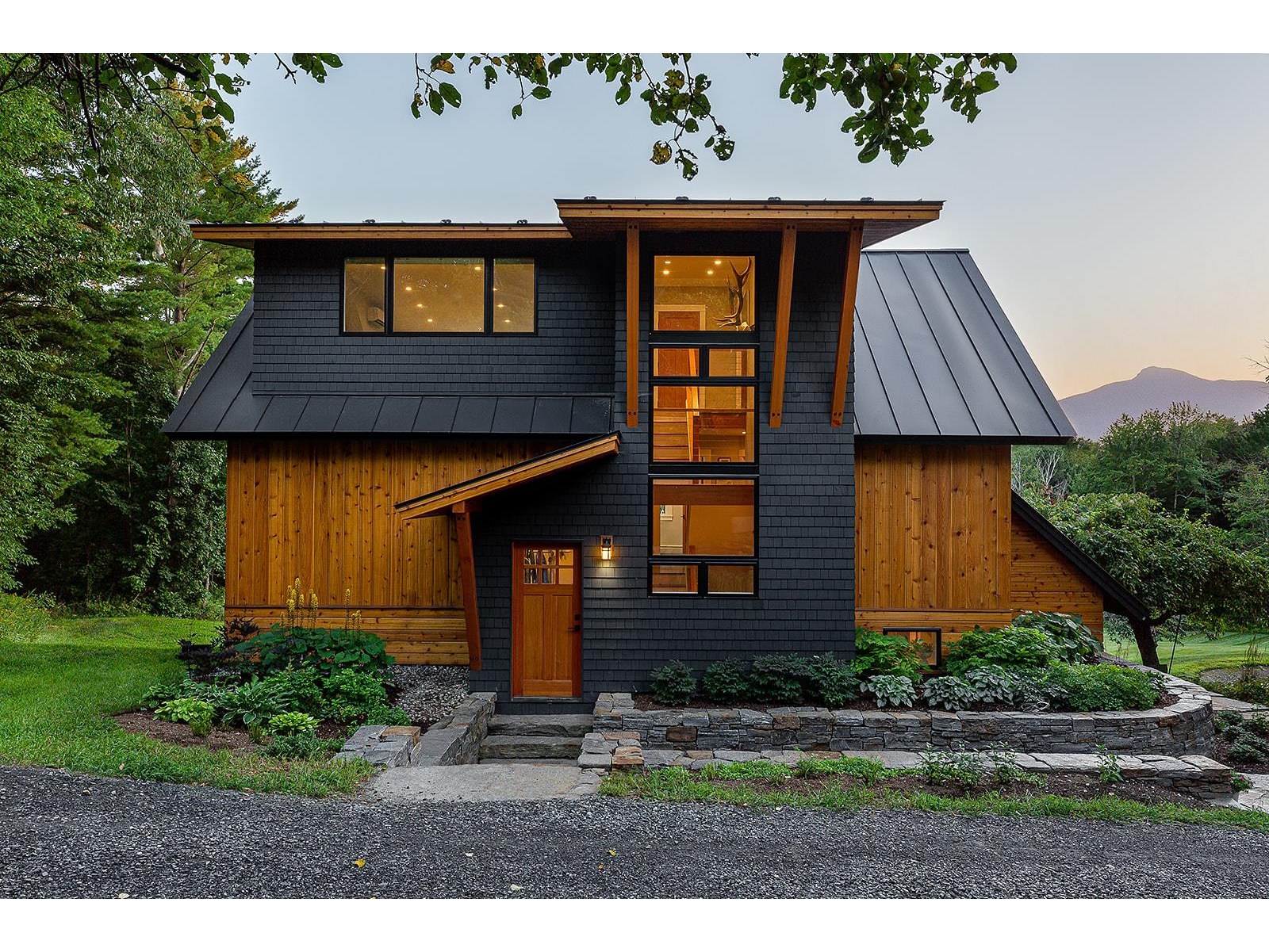 437 Lonesome Trail, Waterbury