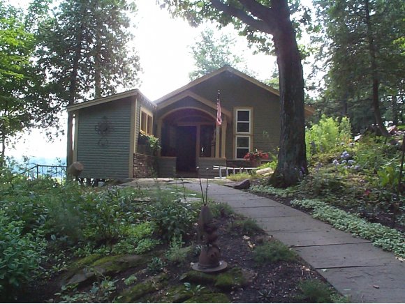 438 Coates Island Rd