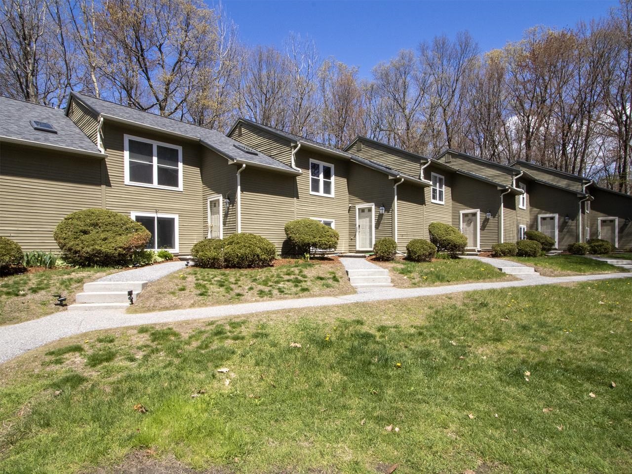 438 Oak Circle, Unit 4