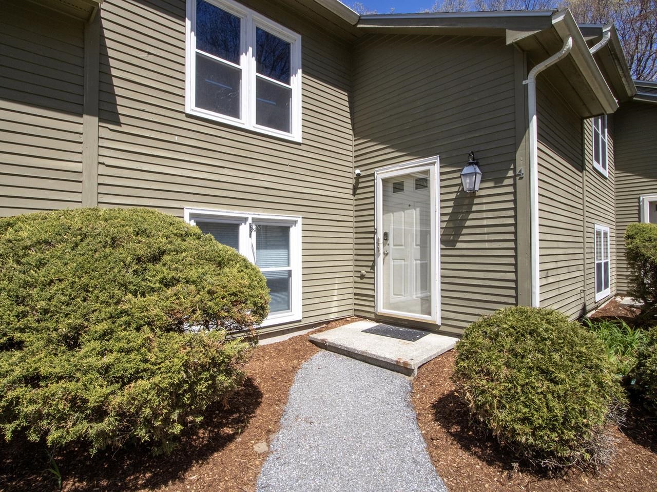 438 Oak Circle, Unit 4