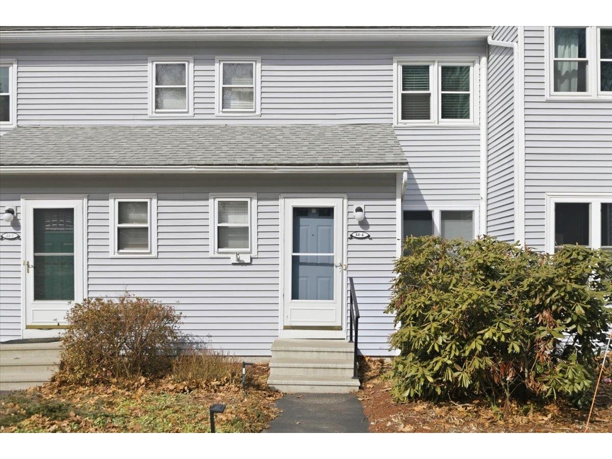 44 Commonwealth Drive, Unit 4