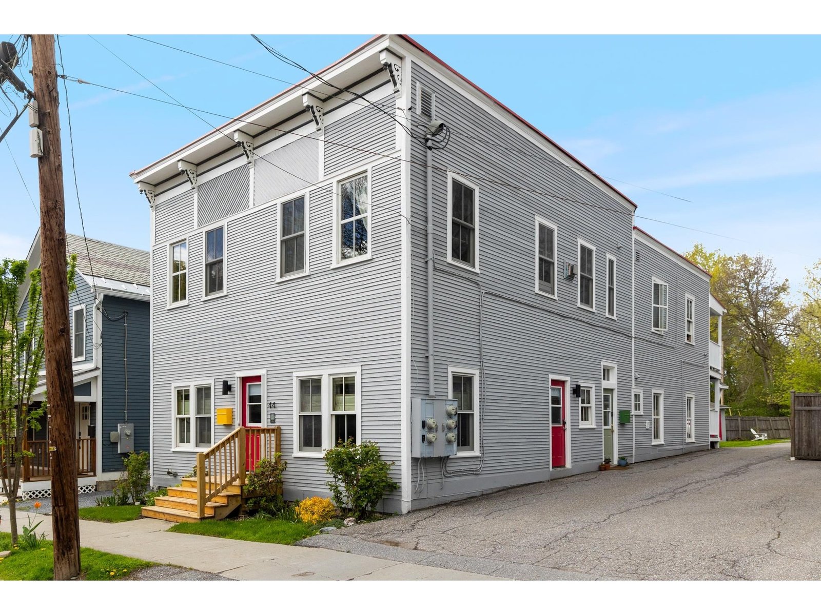 44 Marble Avenue, Burlington