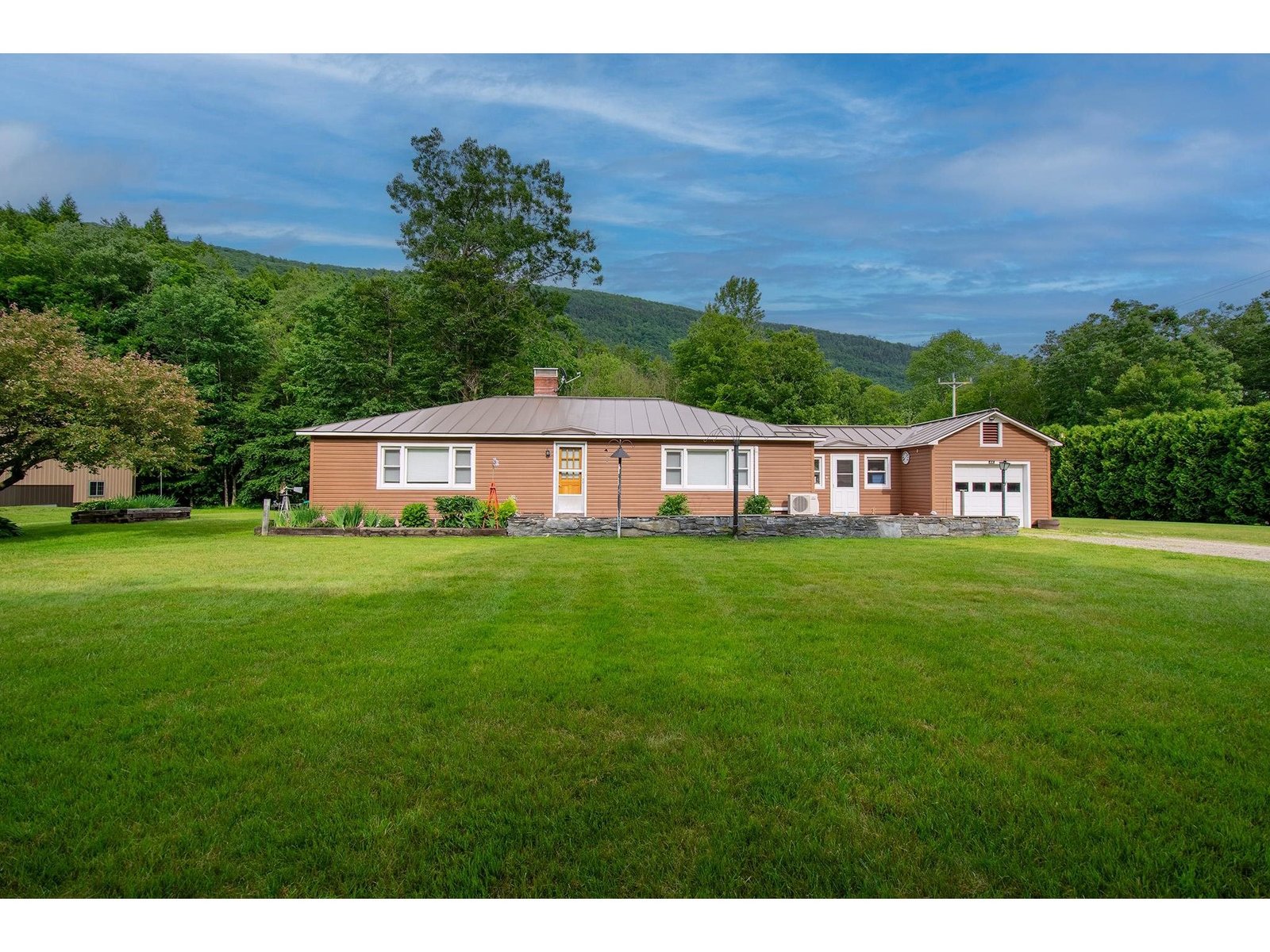 44 North Pond Road