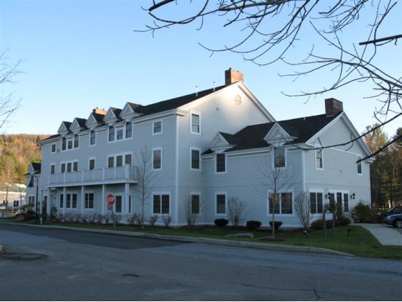 44 Park Place, Unit 201