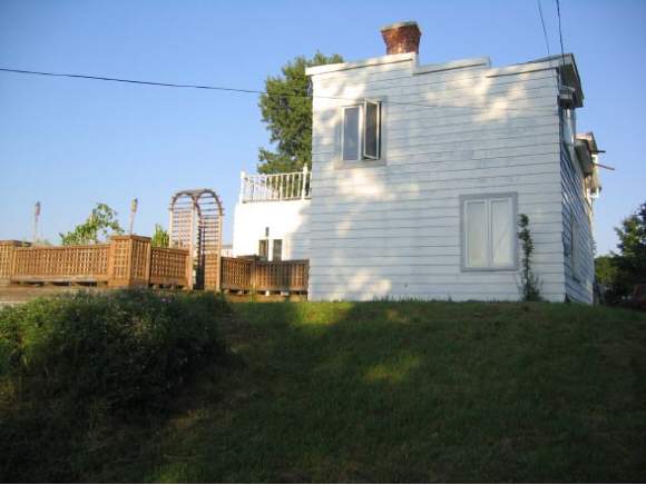 44 Pinewood Ln
