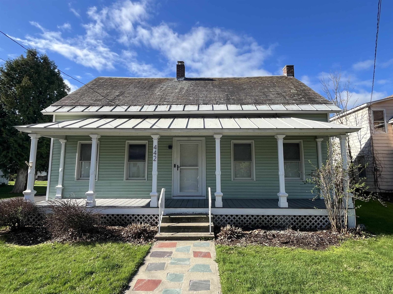 442 East Main Street, Middlebury