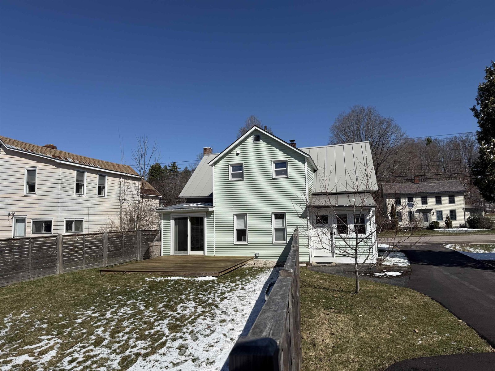 442 East Main Street