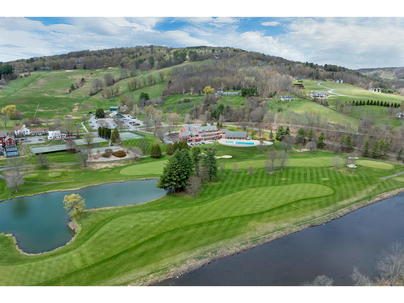 445 Old Quechee Road, Unit 10C