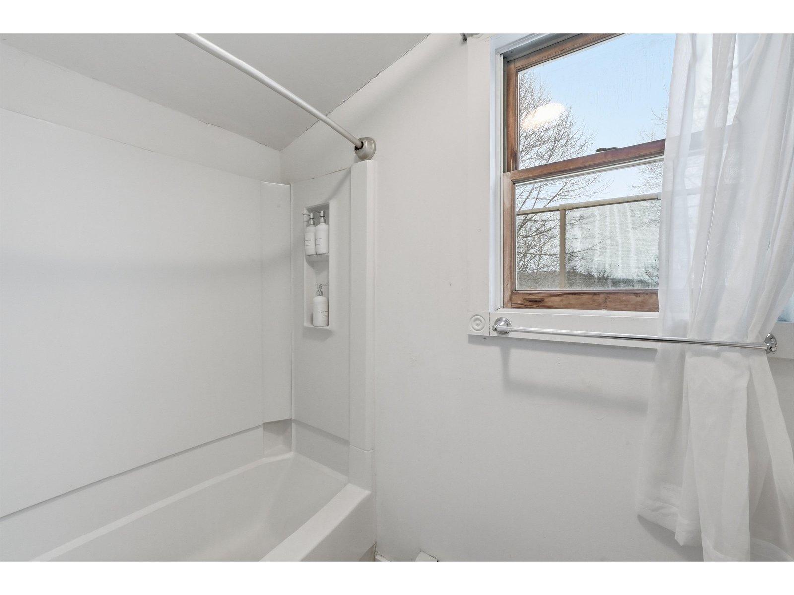 446 Colchester Avenue