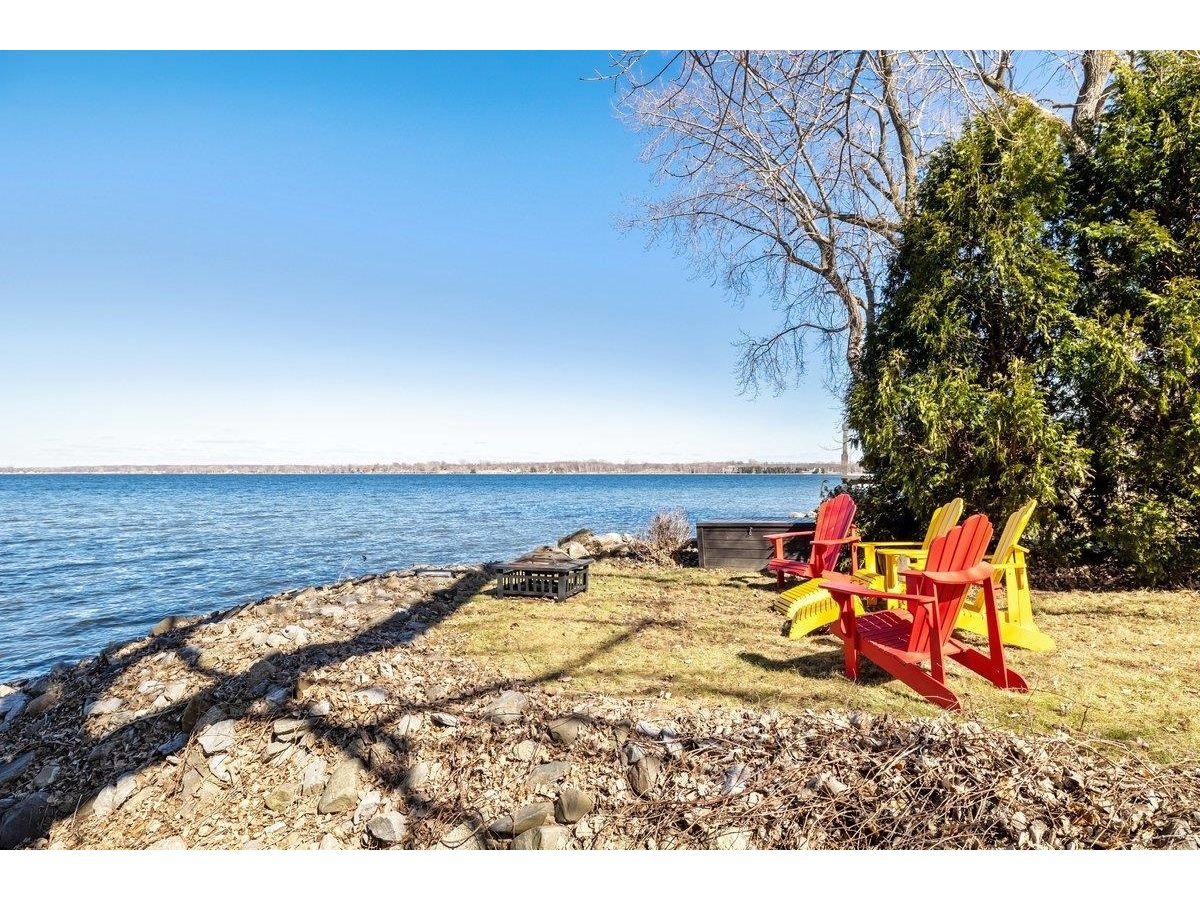 446 North Shore Road