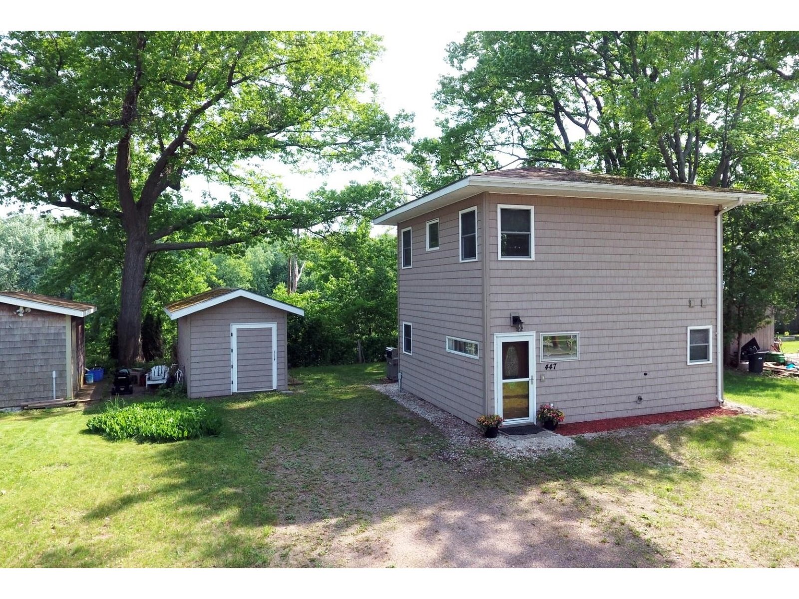 447 River Road