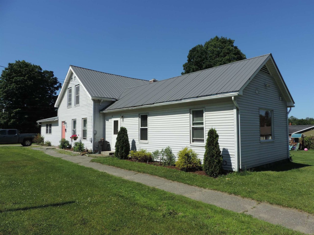 447 Sias Avenue