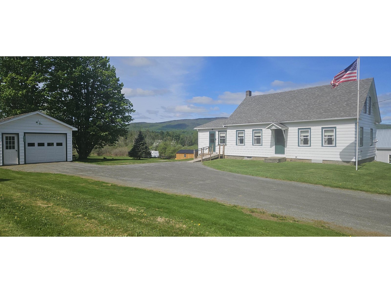 # Bedroom Home & A Garage it is offering Lots of Parking