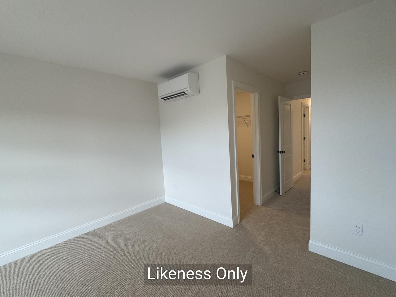With Walk-in closet