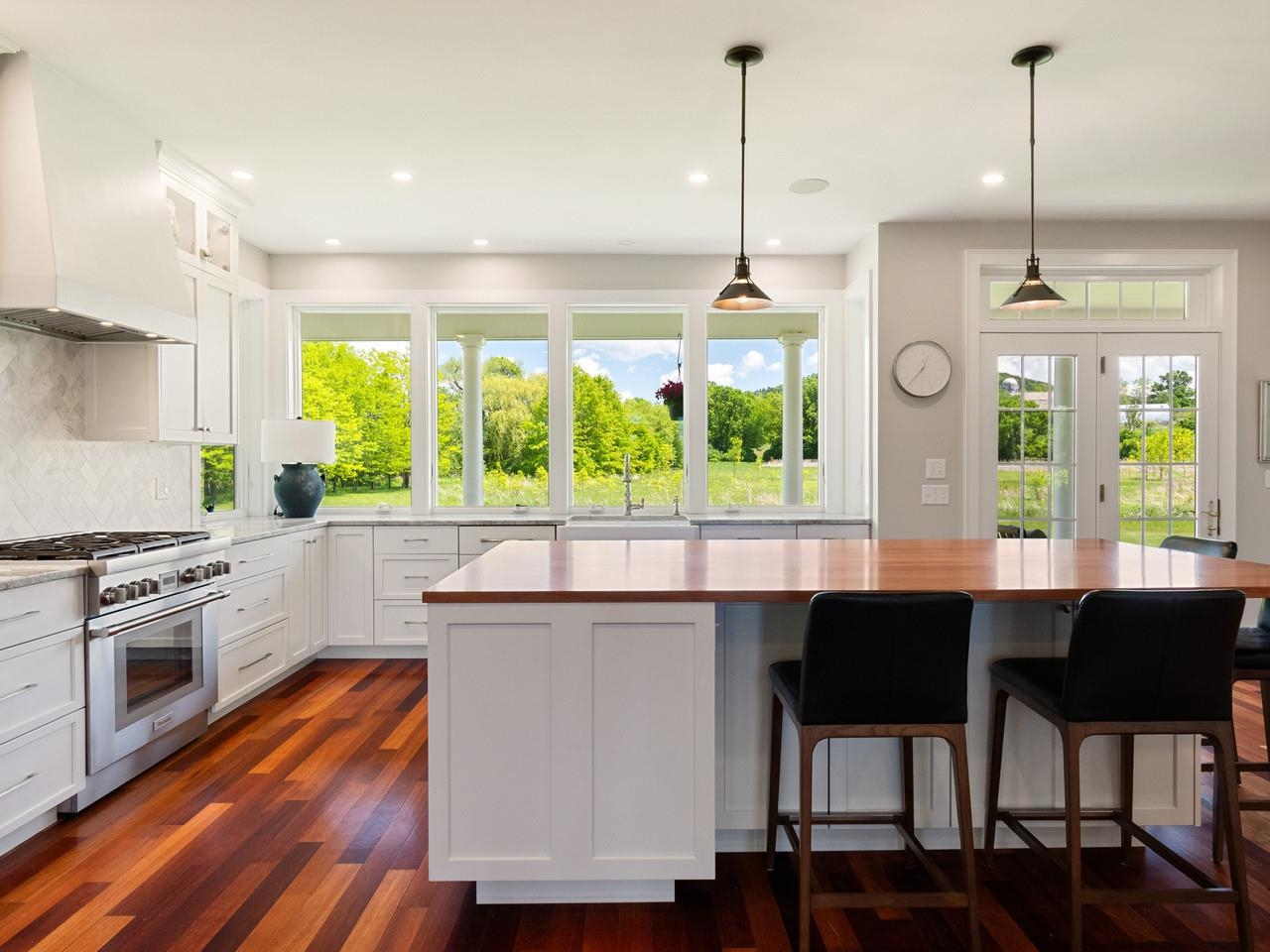 Vermont Farm Table Island