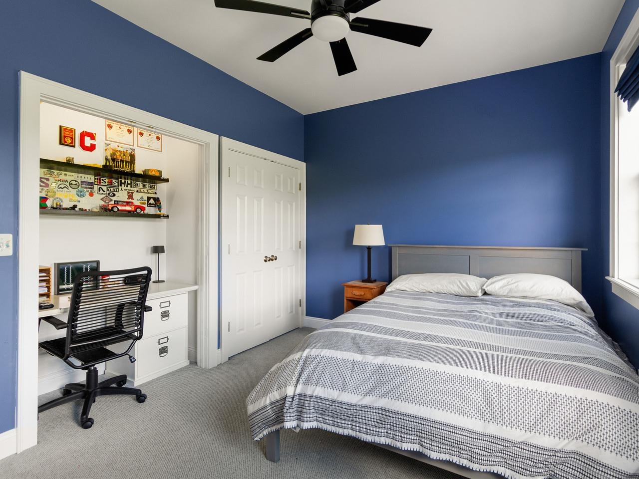 Bedroom with Built-in Desk