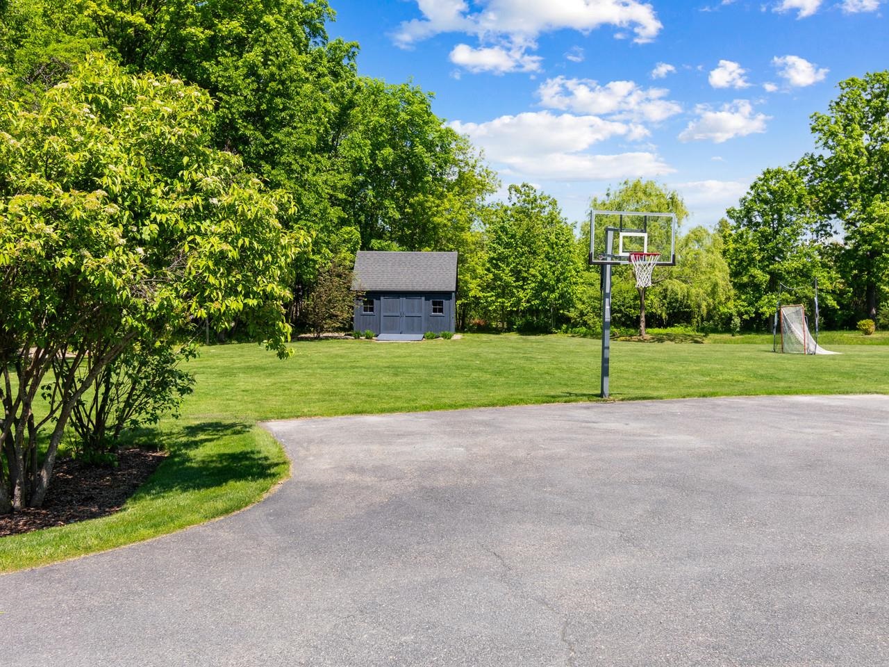 Expansive Scenic Acreage