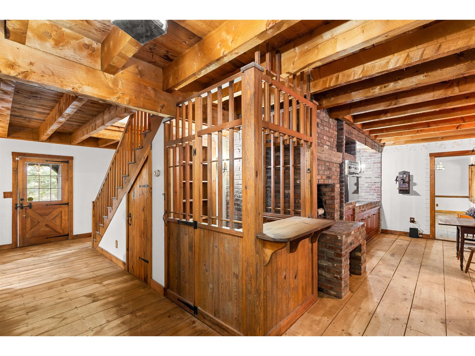 Rustic touches, cage bar, google it :)