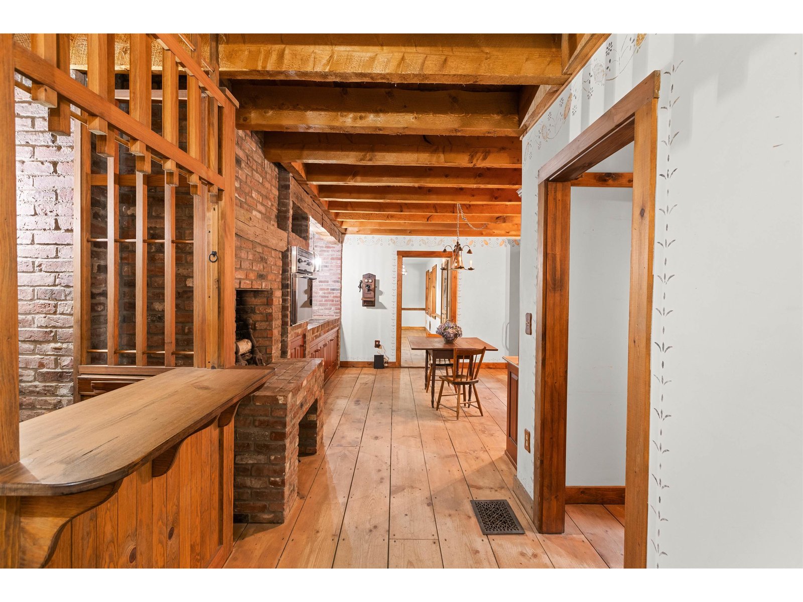 Entry into kitchen