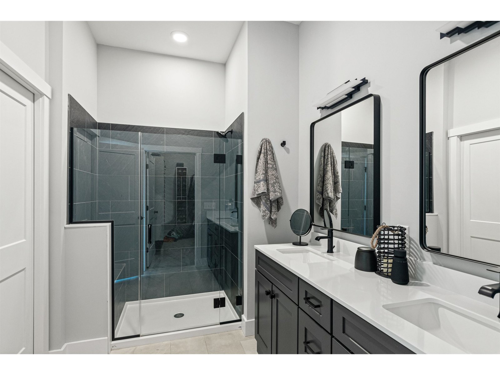 45 Elmore Street, Unit T-04