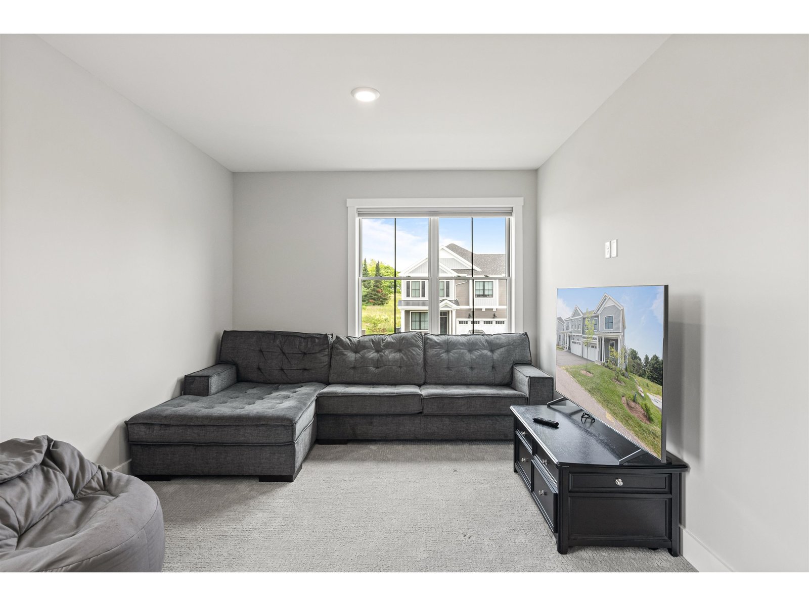 45 Elmore Street, Unit T-04