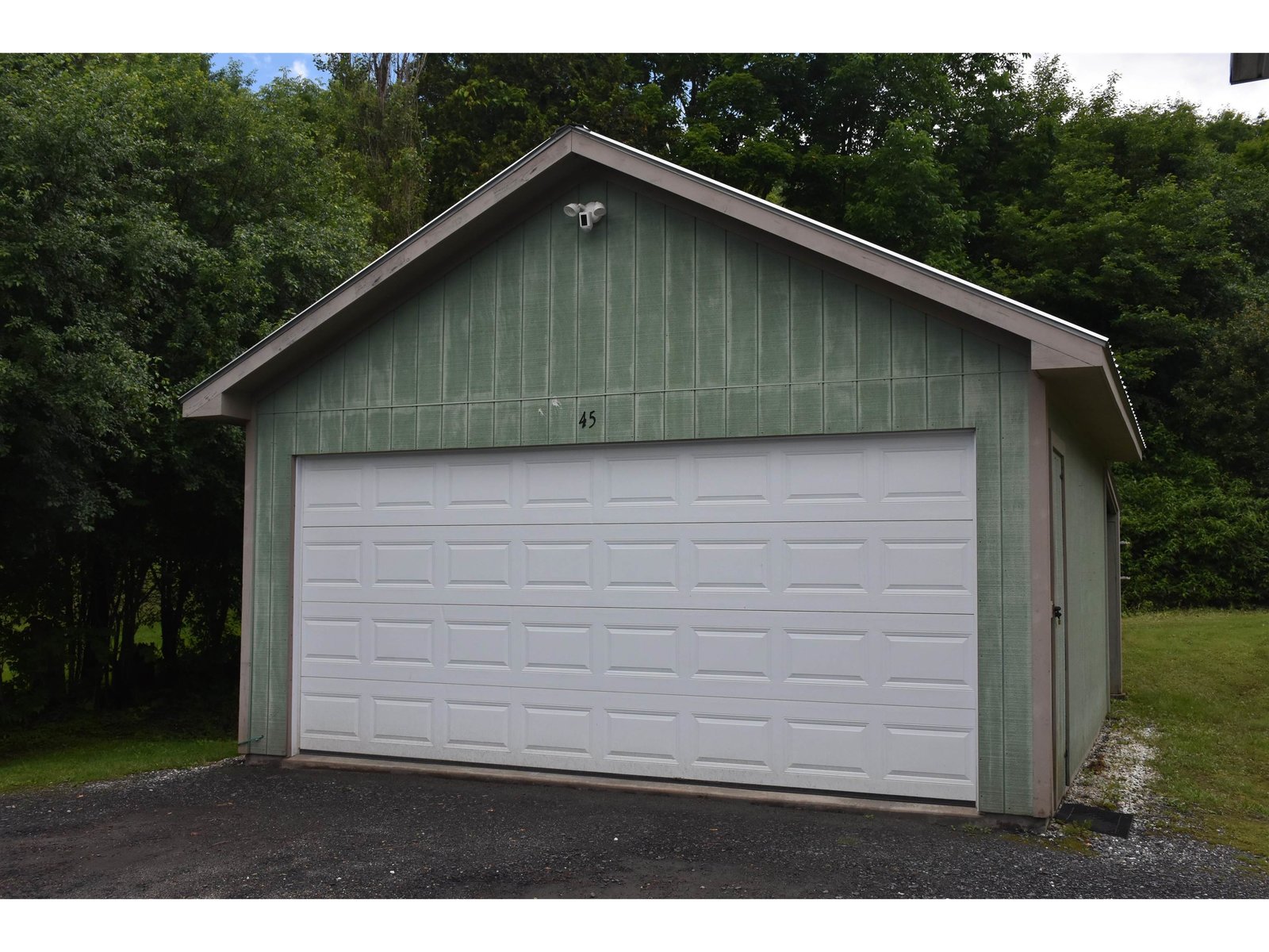 Ownership of Garage is NOT part of purchase