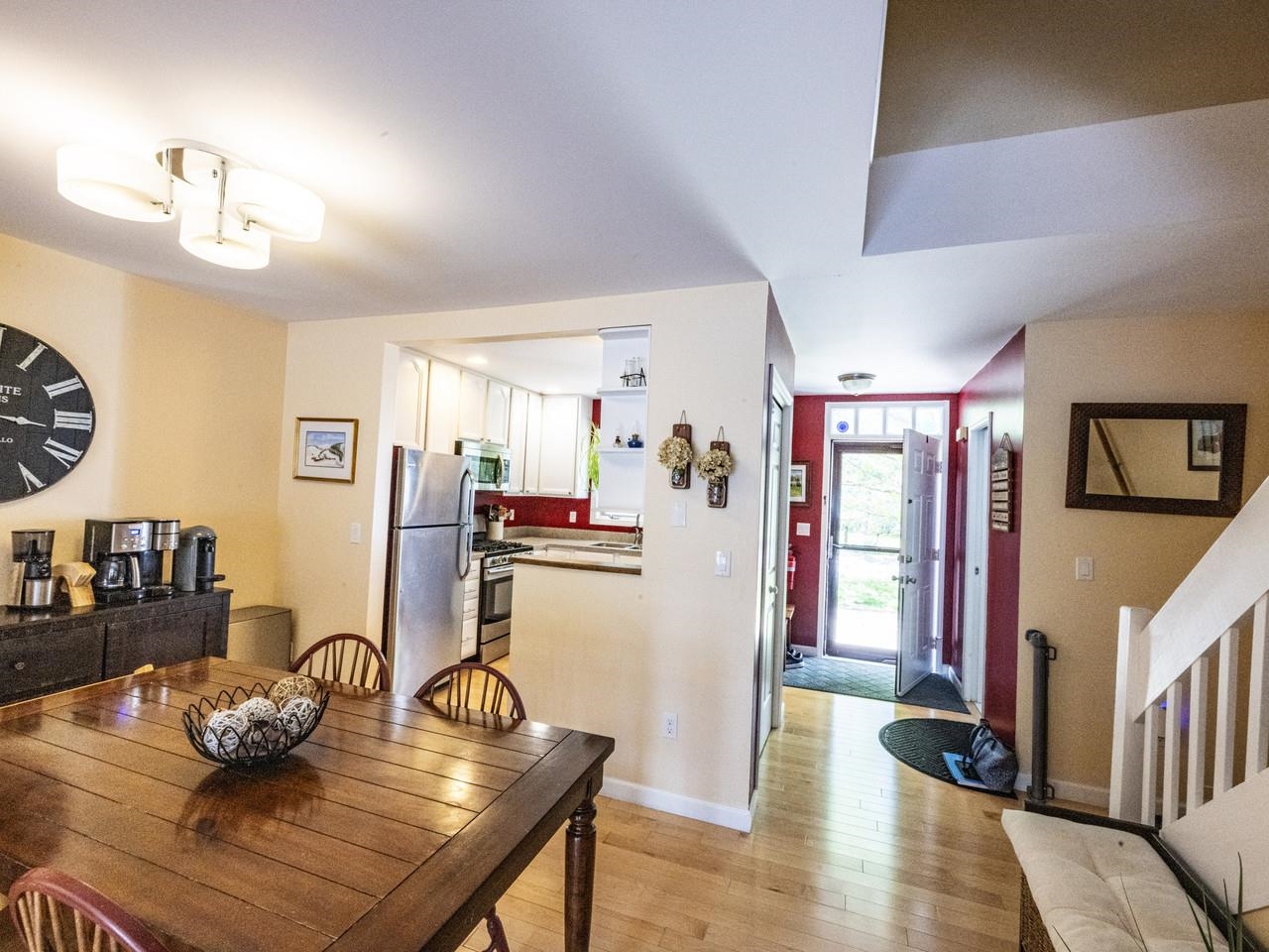 Flowing hardwood floors