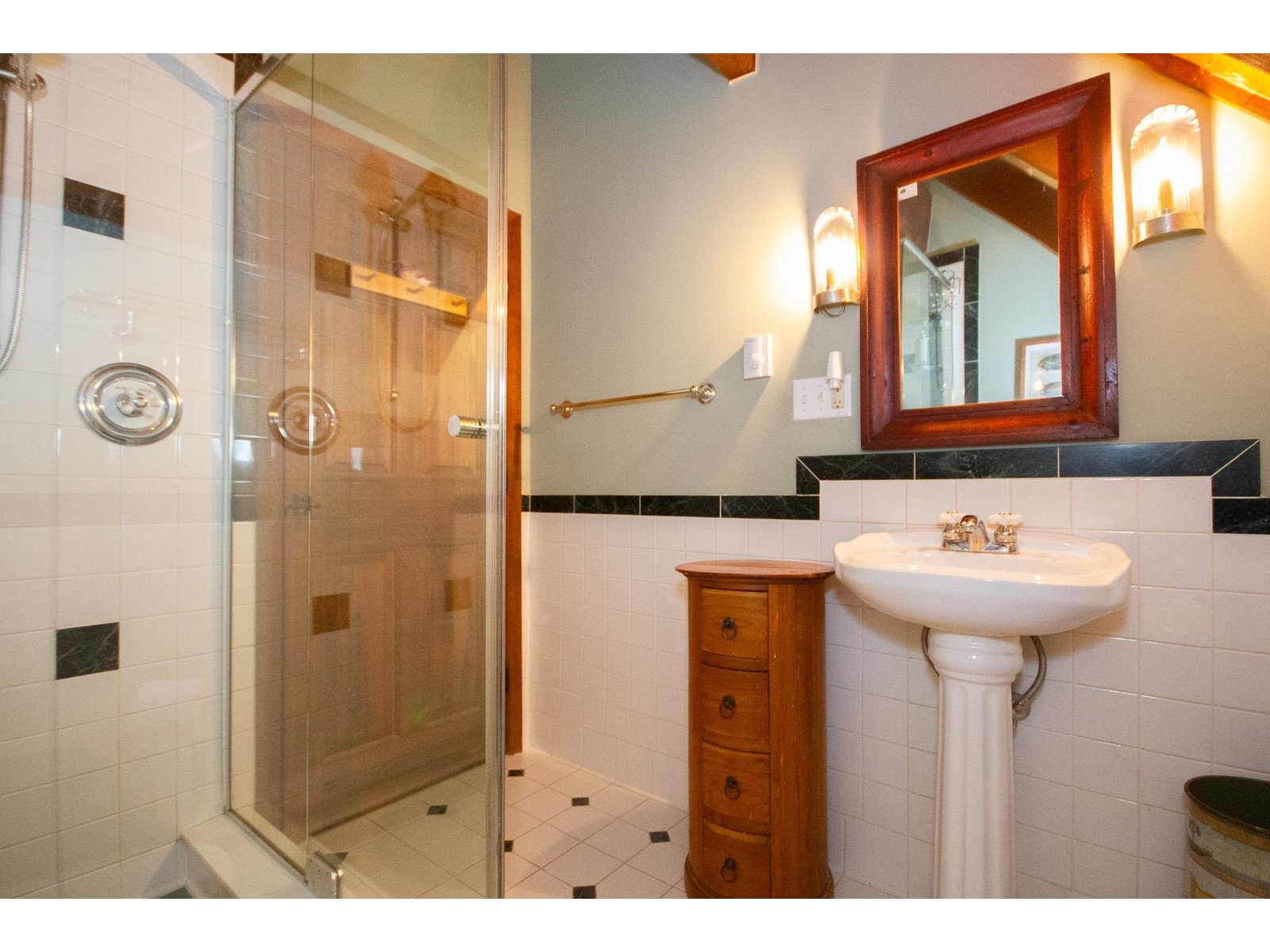 454 Edwin's Pond Road