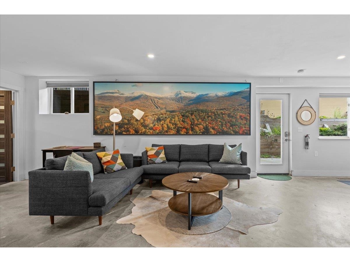 454 Mountain Road, Unit 8
