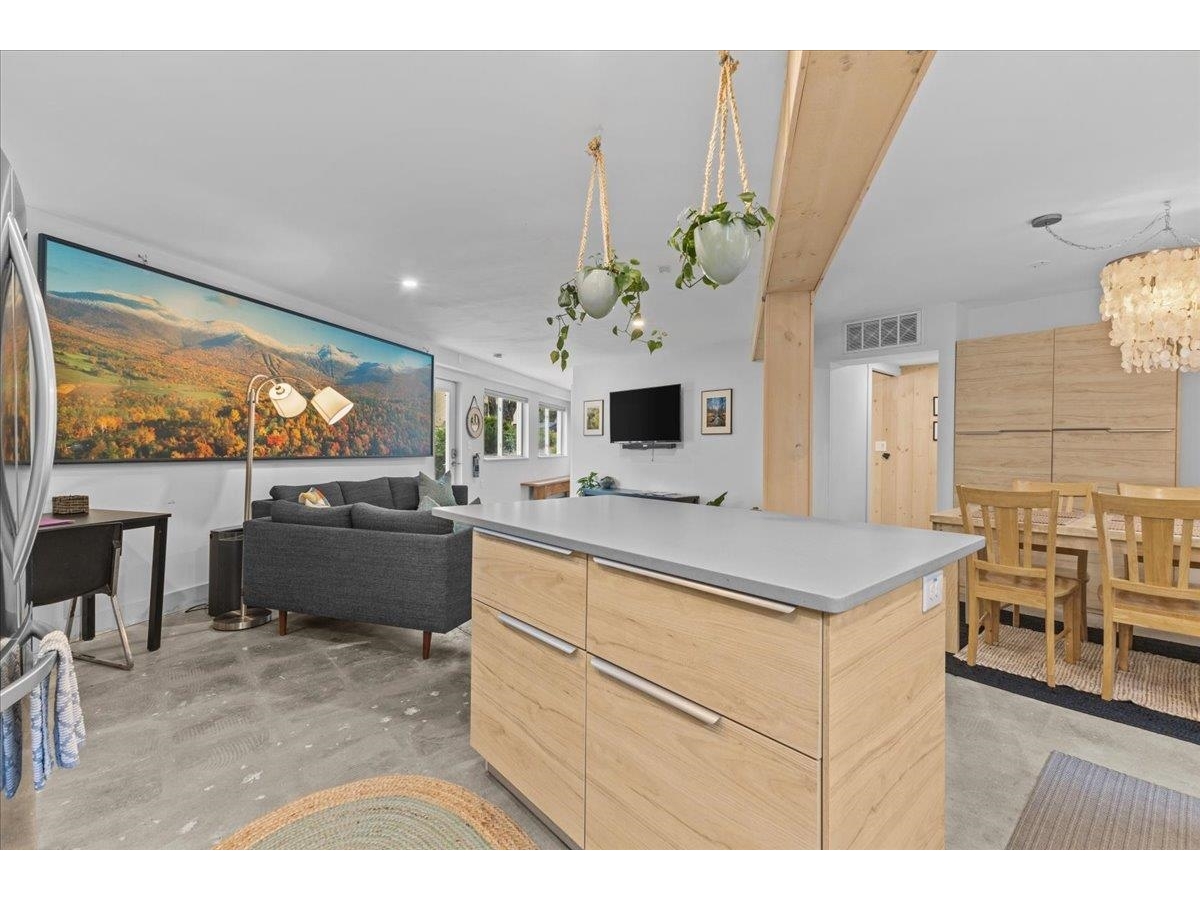 454 Mountain Road, Unit 8