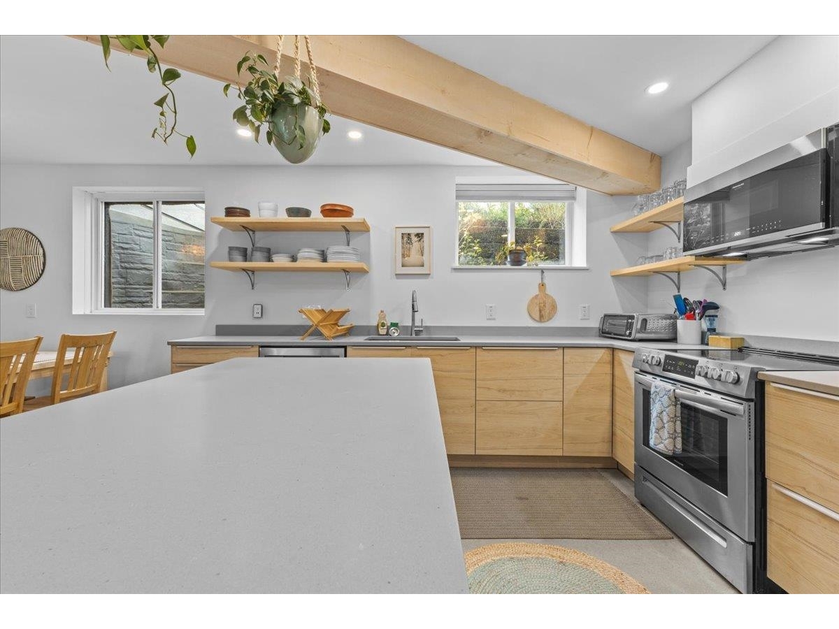 454 Mountain Road, Unit 8
