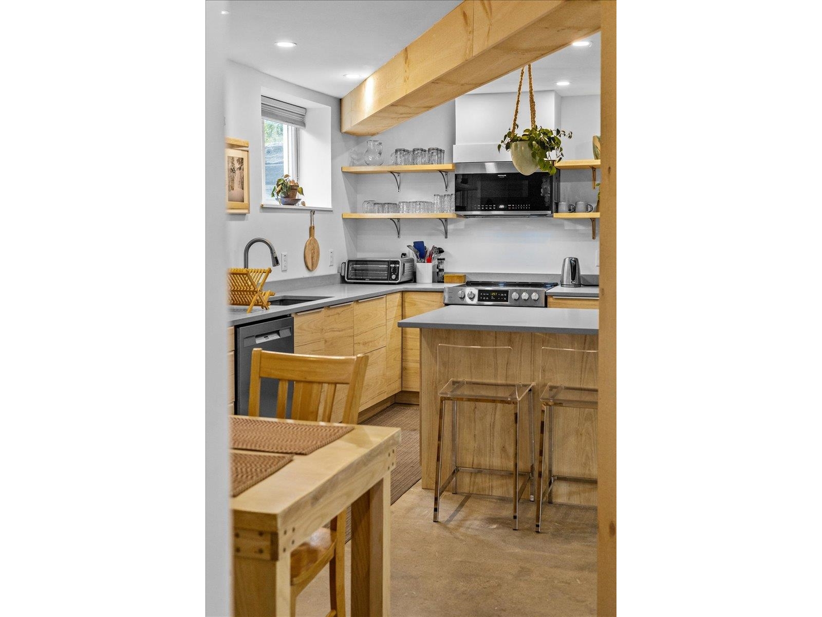 454 Mountain Road, Unit 8