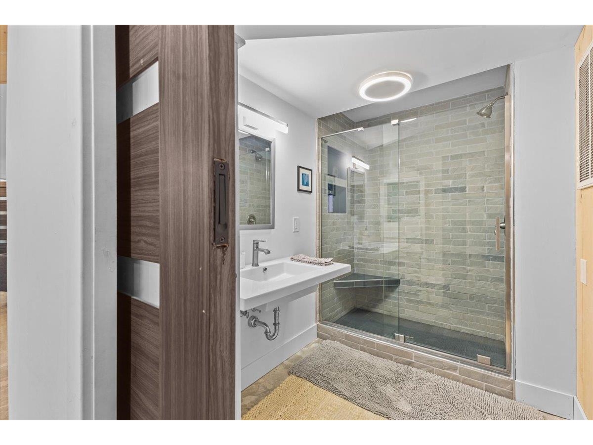 454 Mountain Road, Unit 8