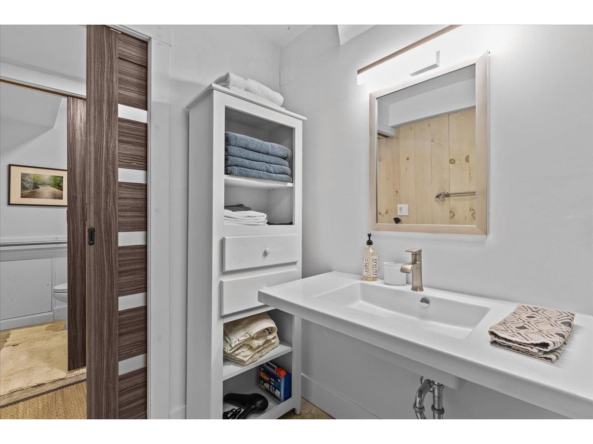 454 Mountain Road, Unit 8