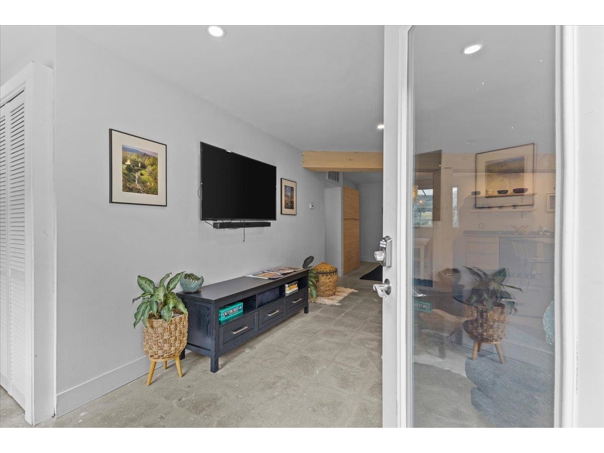 454 Mountain Road, Unit 8