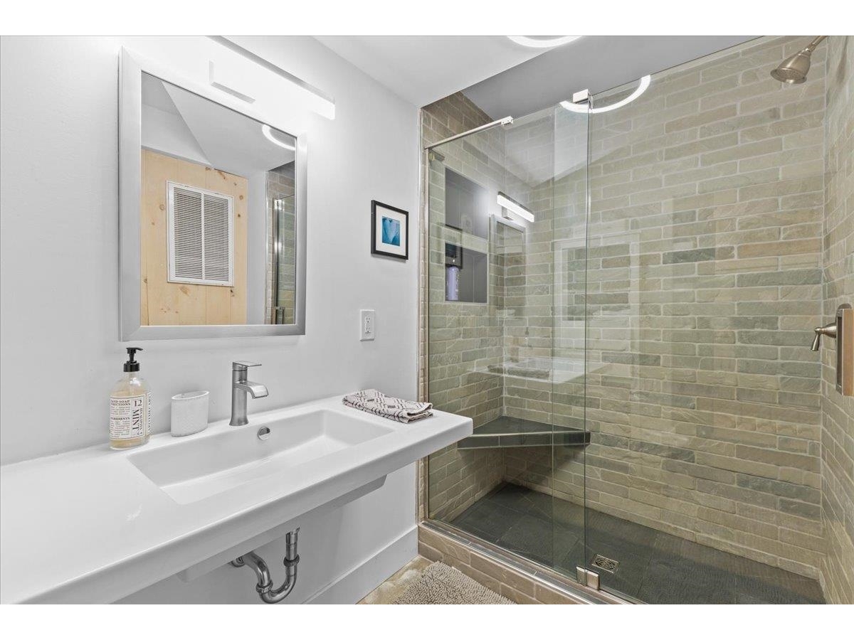 454 Mountain Road, Unit 8