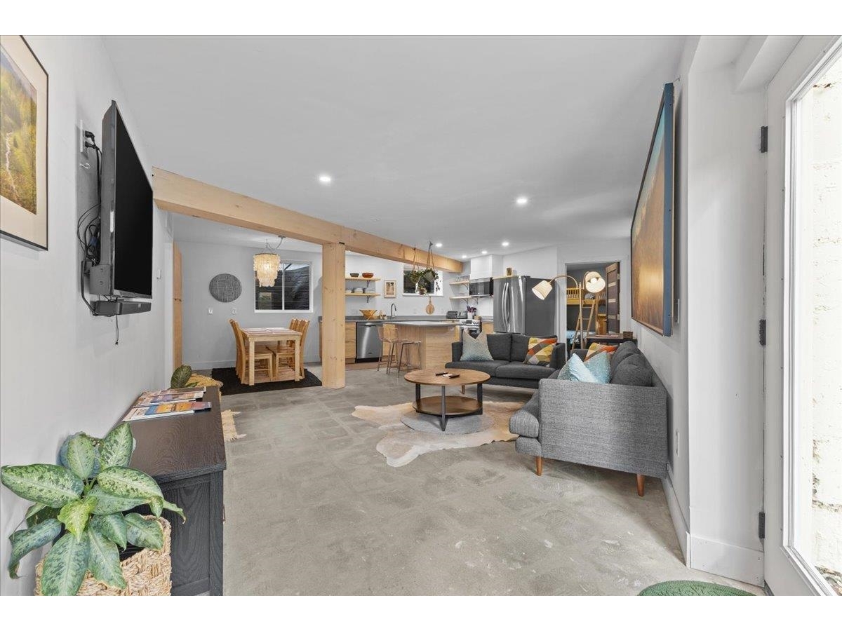 454 Mountain Road, Unit 8