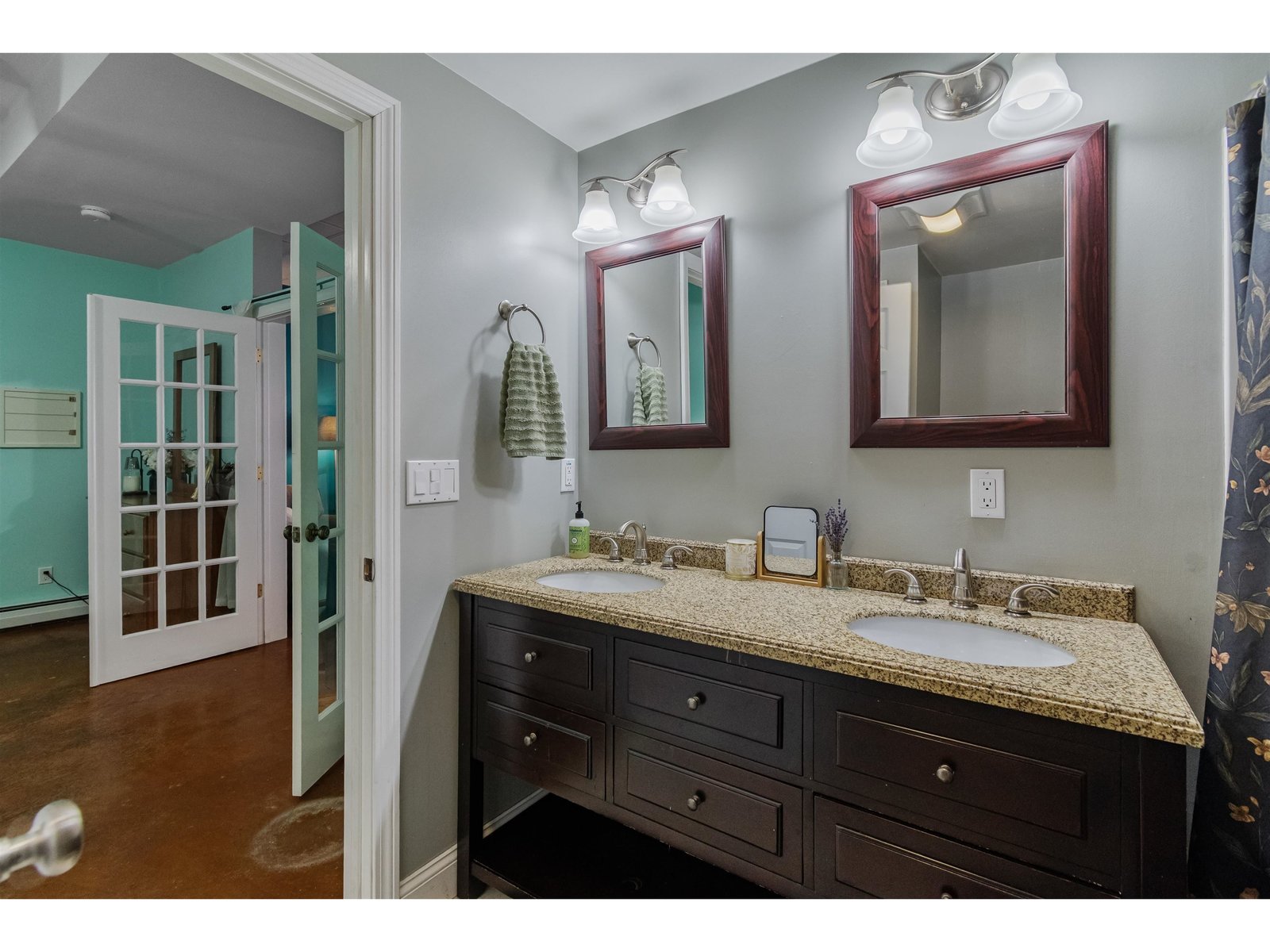 Convenient Lower-Level Full Bath
