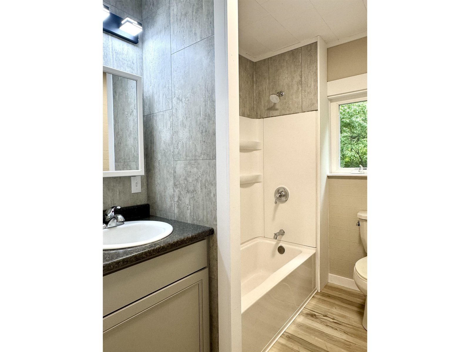 Full Bathroom