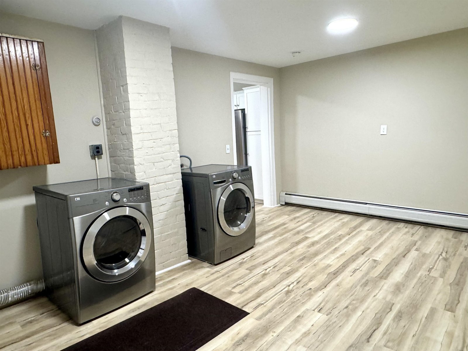 Walk-In/Laundry Area