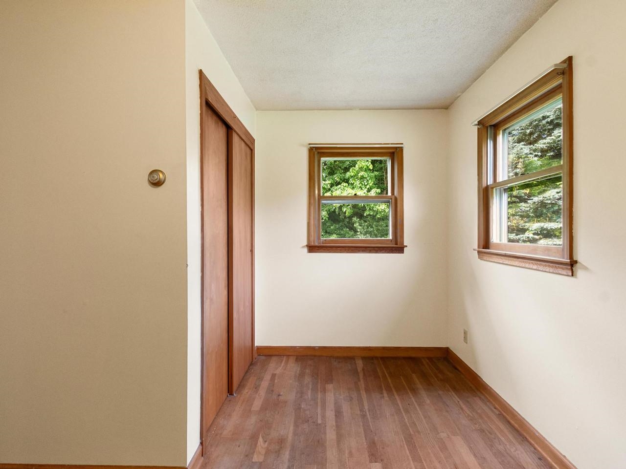 Large double closet & hardwood