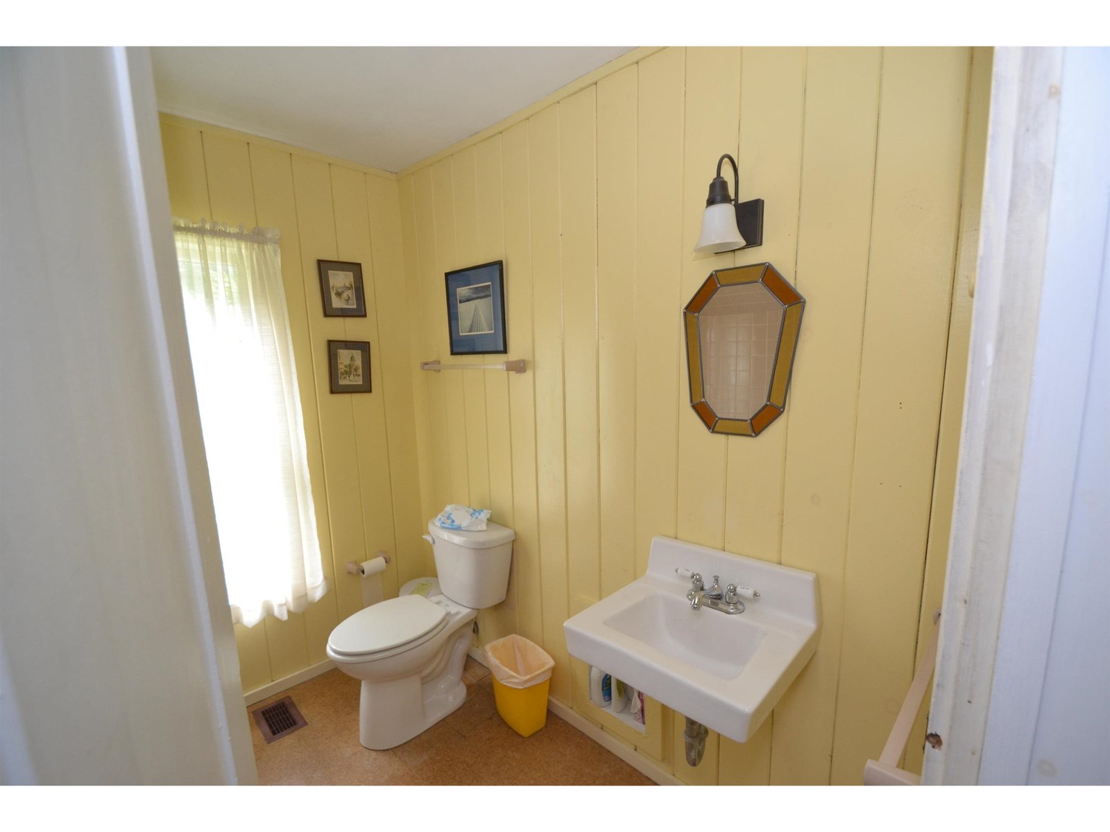 Apartment 1 Bathroom