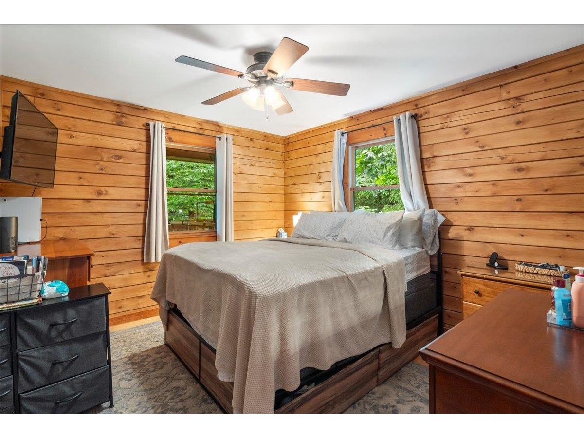 46 Log Cabin Drive