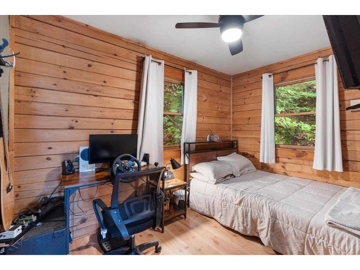 46 Log Cabin Drive