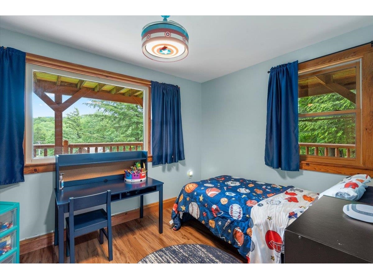 46 Log Cabin Drive