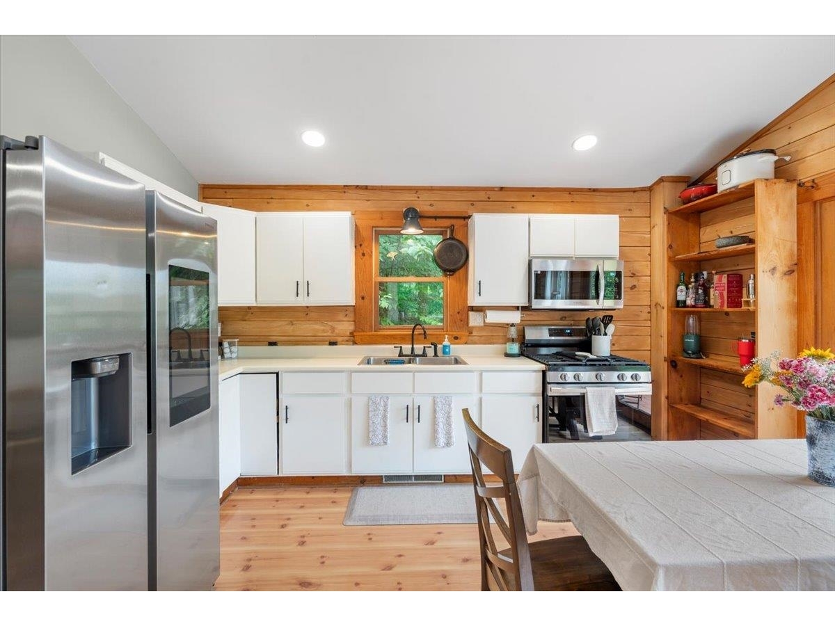 46 Log Cabin Drive