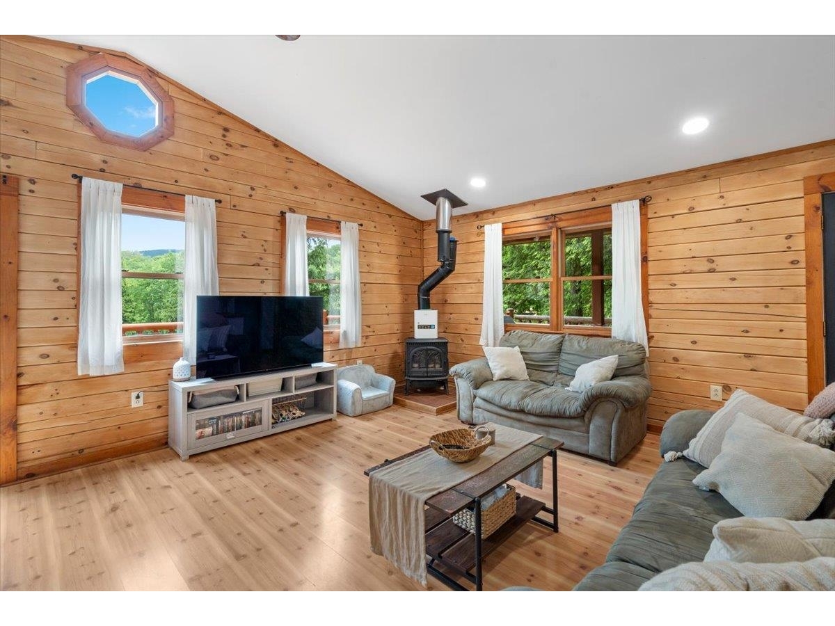 46 Log Cabin Drive