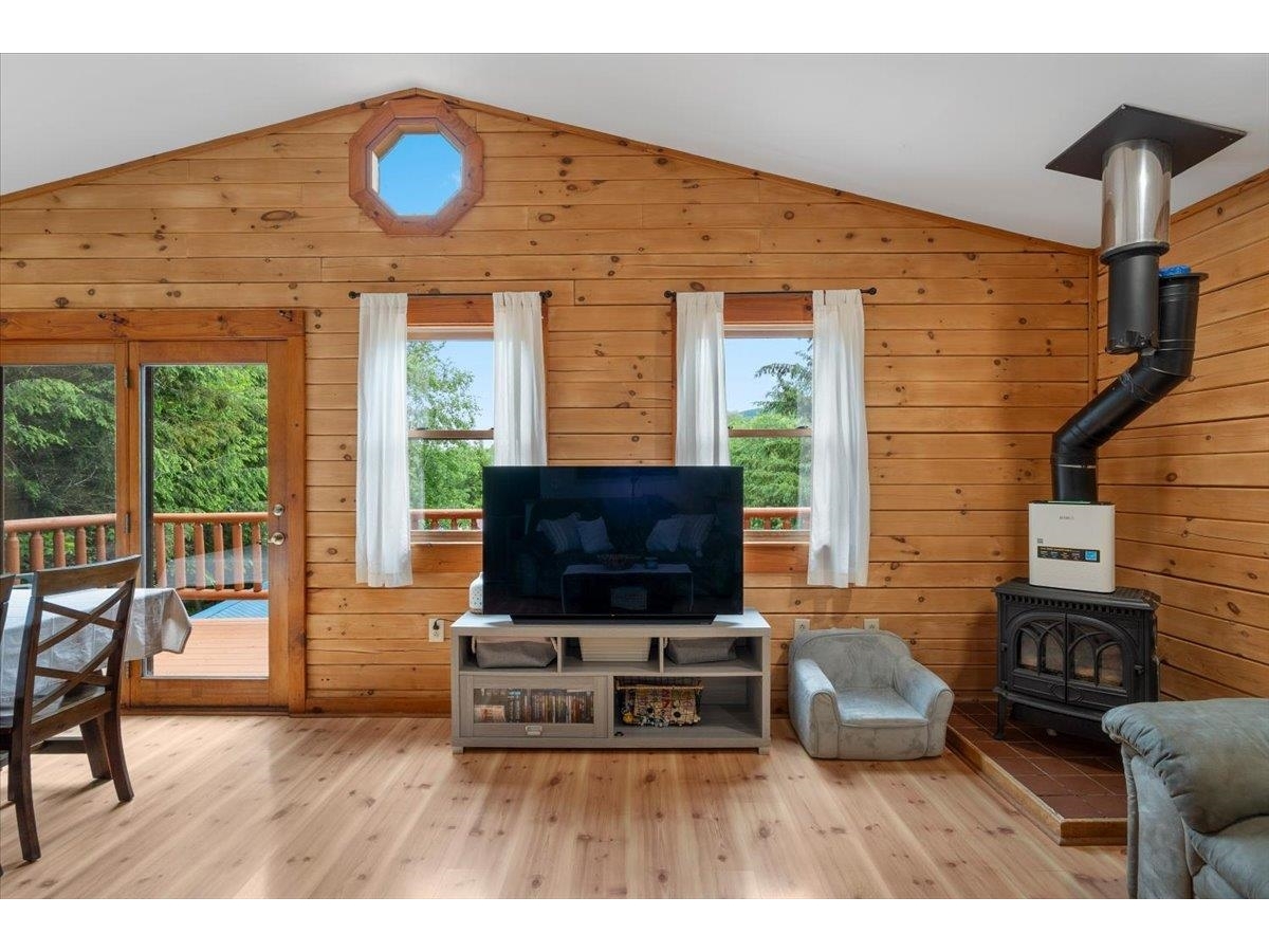 46 Log Cabin Drive
